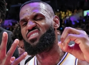 亚博体育- 詹姆斯爆冷击败日本队,关键助攻引爆全场的球员 