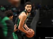 Yabo-关于塔图姆回归赛场，比分优势明显首场状态亮眼，TES观众沸腾！的信息