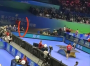 亚博体育-乒乓球杯赛掀起高潮，河套巨龙队强势横扫关东迅豹队，老将里程碑之夜——赛后更衣室沸腾的简单介绍